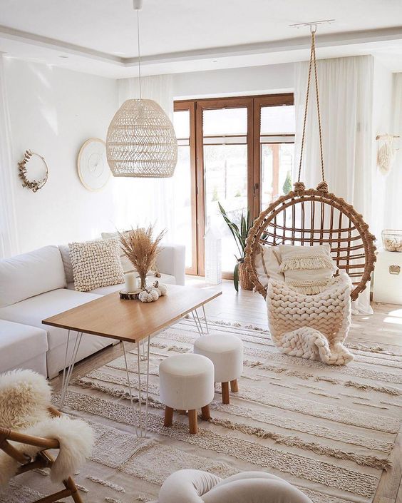 Time to swing and relax�� “Have an empty corner in a room? Can’t find the right accent chair? Add a fun statement with #eggchairs #teardropchair in any room.” ⠀ �� .@domekzalasem #HammockTown #HangingChair #JustHangIt #bohohomedecor