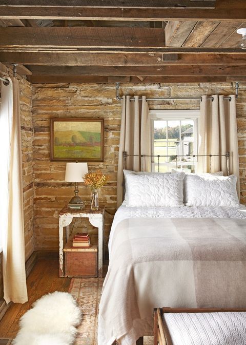 25 Rustic Bedroom Ideas - Rustic Decorating Ideas