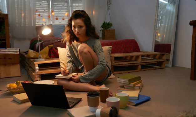 How to Make Your Dorm Room Feel Like Home: The Guide for Freshmen