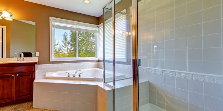 8 Types Of Shower Screens And Their Uses