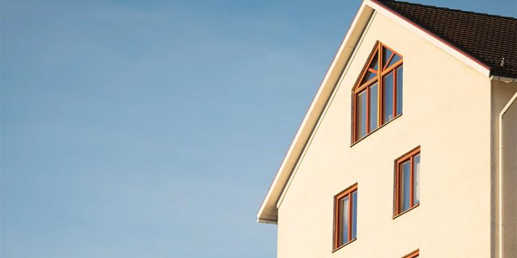 Mistakes to Avoid Before Residential Glass Windows Replacement