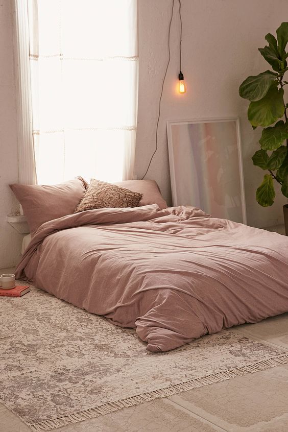 simple bedroom decor