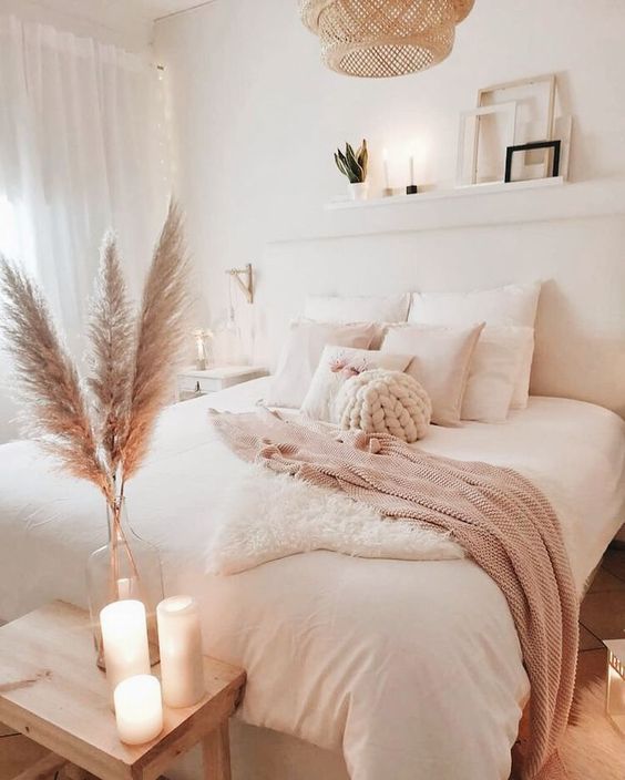 Beautiful White Bedroom Candles Decoration