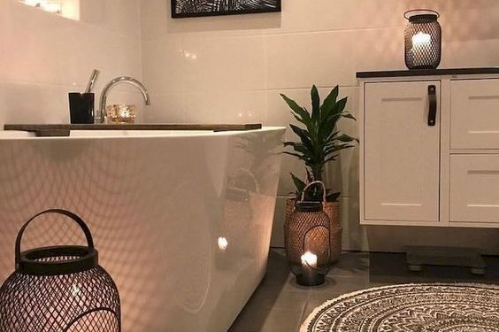 warm black and white bathroom