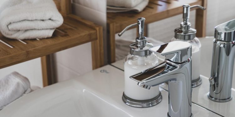 What Are Some Risks For Electricians